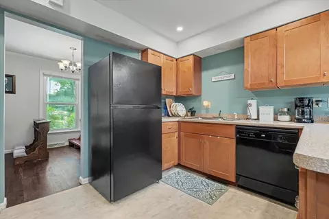 Kitchen - 304 Cherokee Dr, Georgetown, IL 61846 photo 4 of 6