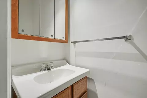Bath - 304 Cherokee Dr, Georgetown, IL 61846 photo 1 of 4