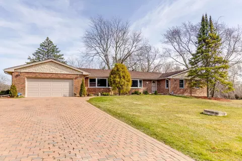 1447 Carol Ln, Deerfield, IL 60015