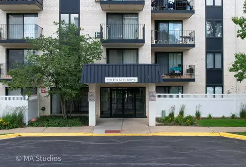9731 N Fox Glen Dr #4C, Niles, IL 60714
