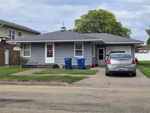 211 Elk St, Sabula, IA 52070