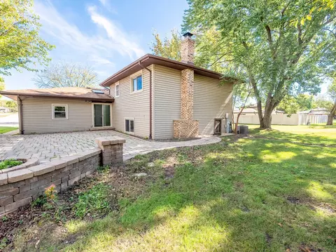 978 Sycamore Ln, Bartlett, IL 60103 photo 15