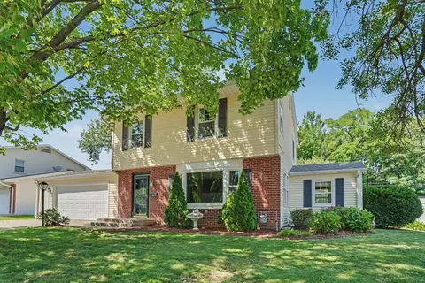 532 Meadowview Dr, Clinton, IA 52732
