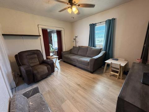 Living - 3049 E 138th Pl, Burnham, IL 60633 photo 2 of 5