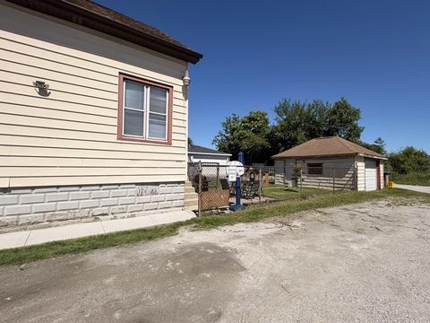 Exterior - 3049 E 138th Pl, Burnham, IL 60633 photo 4 of 6