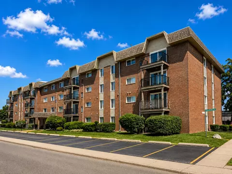 2301 Beau Monde Ln #406, Lisle, IL 60532