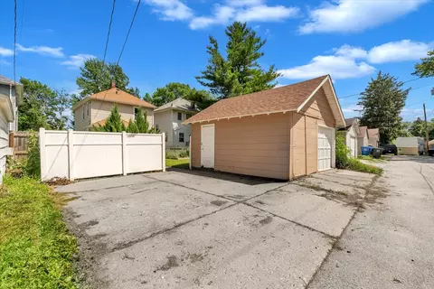 Exterior - 1179 26th Street A, Moline, IL 61265 photo 10 of 13