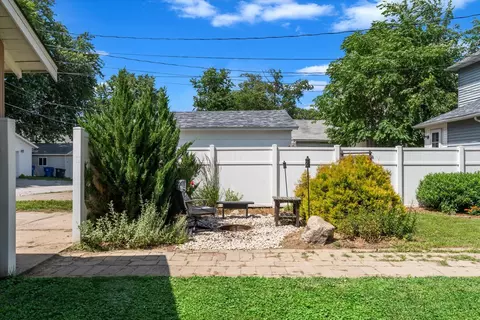 Exterior - 1179 26th Street A, Moline, IL 61265 photo 9 of 13