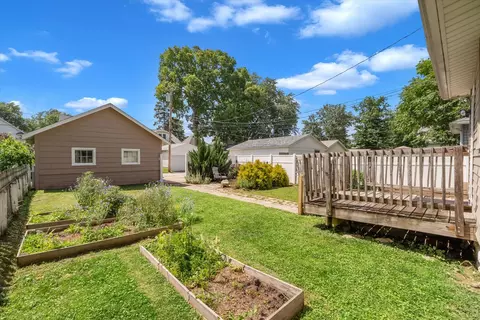 Exterior - 1179 26th Street A, Moline, IL 61265 photo 11 of 13