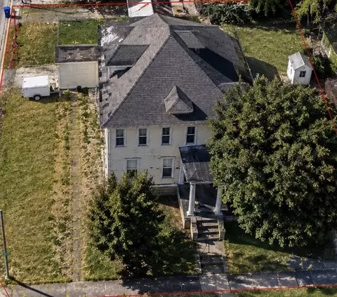 230 W 4th St, Mount Carmel, IL 62863