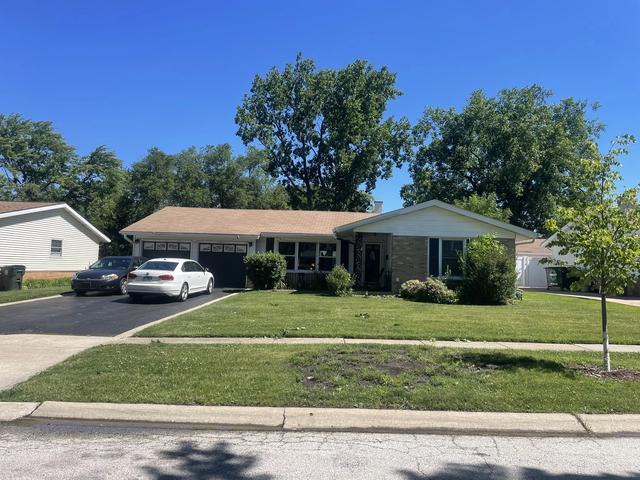 260 Pleasant Dr, Elk Grove Village, IL 60007