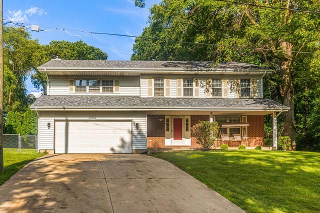 40233 N Lakeview Ave, Antioch, IL 60002