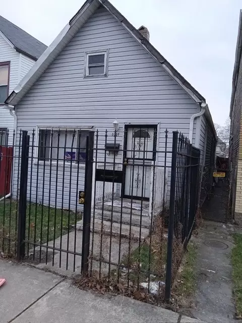 3307 W 37th Pl, Chicago, IL 60632