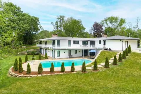 312 Ridge Rd, Barrington Hills, IL 60010