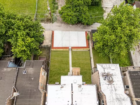 View/Area - 1421 E 69th Pl, Chicago, IL 60637 photo 2 of 6