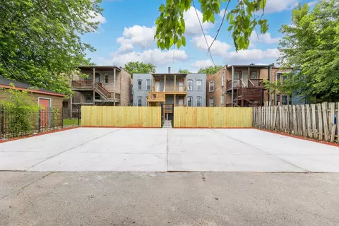 Exterior - 1421 E 69th Pl, Chicago, IL 60637 photo 3 of 7