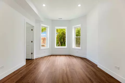 Living - 1421 E 69th Pl, Chicago, IL 60637 photo 2 of 4
