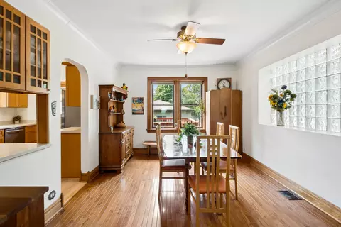 Dining - 3640 Arthur Ave, Brookfield, IL 60513 photo 1 of 4