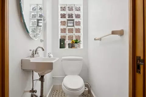 Bath - 3640 Arthur Ave, Brookfield, IL 60513 photo 1 of 2