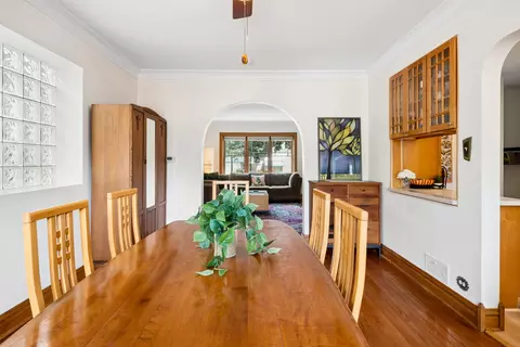 Dining - 3640 Arthur Ave, Brookfield, IL 60513 photo 2 of 4