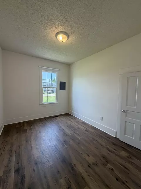 Bedroom - 109 E 7th St, Metropolis, IL 62960 photo 3 of 8
