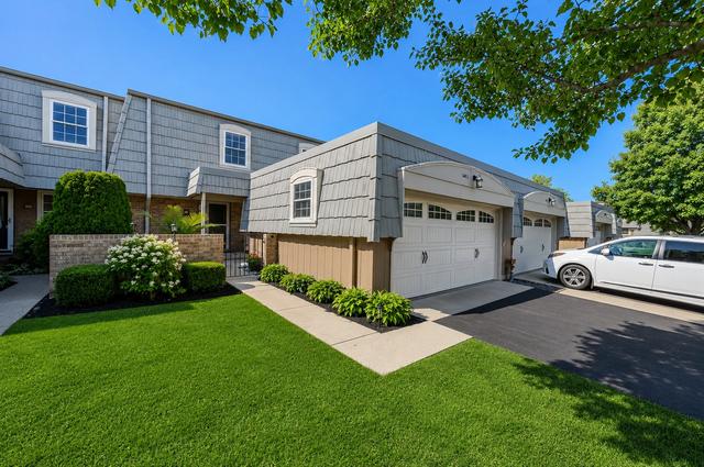 660 Versailles Cir #E, Elk Grove Village, IL 60007