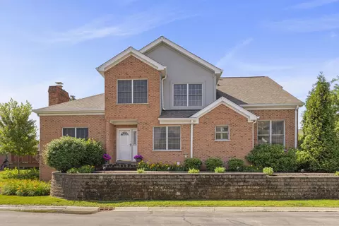 21 Chancel Ln, Glen Ellyn, IL 60137