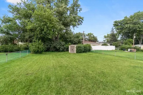 Exterior - 1301 Coolidge Ave, Wheaton, IL 60189 photo 4 of 4