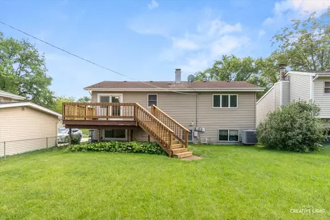 Exterior - 1301 Coolidge Ave, Wheaton, IL 60189 photo 3 of 4