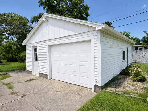 Exterior - 1 Charles Dr, Centralia, IL 62801 photo 4 of 4