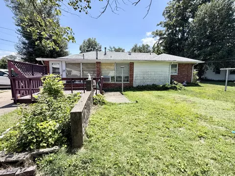 Exterior - 1 Charles Dr, Centralia, IL 62801 photo 2 of 4