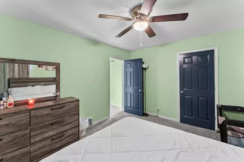 Bedroom - 1616 25th Ave, Moline, IL 61265 photo 1 of 4