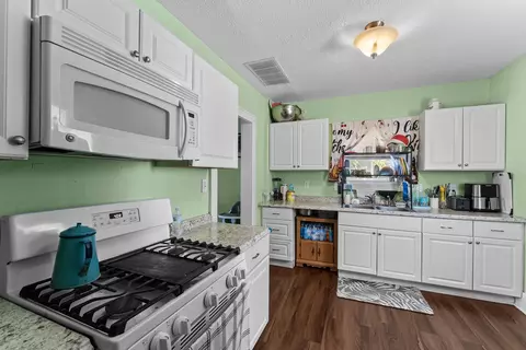 Kitchen - 1616 25th Ave, Moline, IL 61265 photo 1 of 2