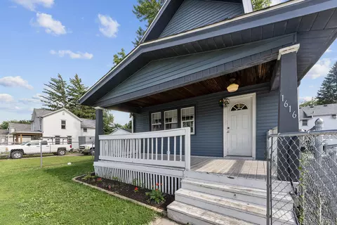 Exterior - 1616 25th Ave, Moline, IL 61265 photo 3 of 5