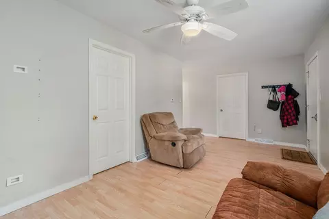 423 Lily Ln, Lakemoor, IL 60051 photo 8