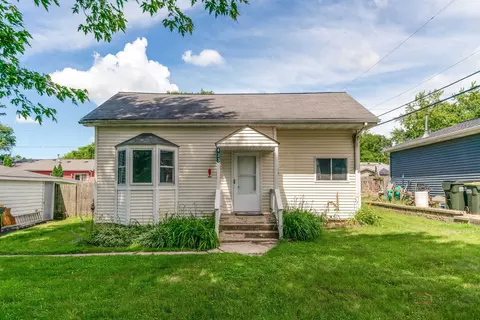 423 Lily Ln, Lakemoor, IL 60051 photo 1