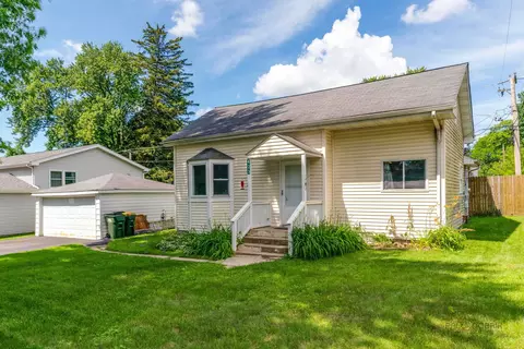 423 Lily Ln, Lakemoor, IL 60051 photo 2