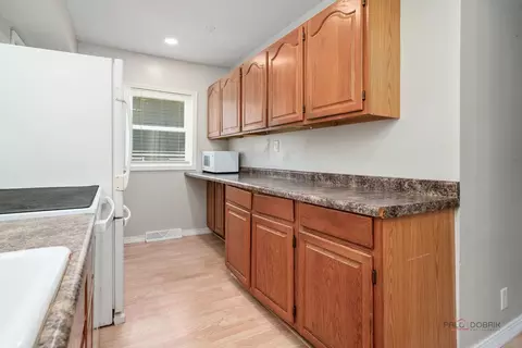 423 Lily Ln, Lakemoor, IL 60051 photo 10