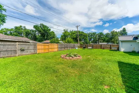 423 Lily Ln, Lakemoor, IL 60051 photo 22