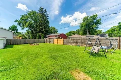 423 Lily Ln, Lakemoor, IL 60051 photo 25