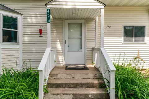 423 Lily Ln, Lakemoor, IL 60051 photo 4