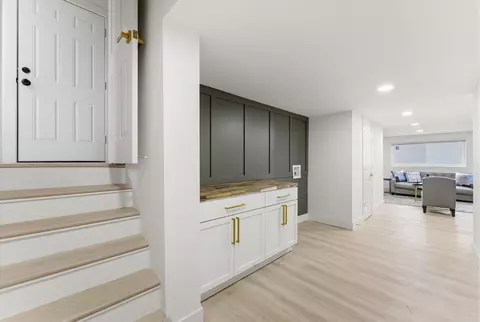 Entry Way - 11635 S Bishop St, Chicago, IL 60643 photo 1 of 3