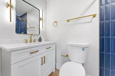 Bath - 11635 S Bishop St, Chicago, IL 60643 photo 1 of 8