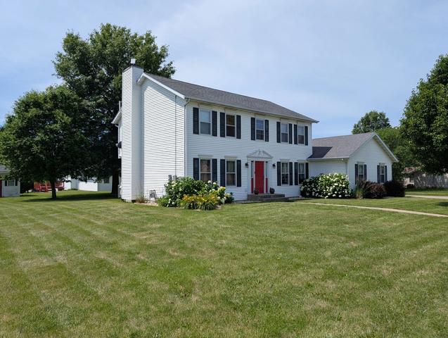 1891 Indian Springs Ct, Freeport, IL 61032