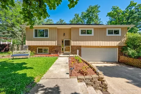 29 W264 Lee Rd, West Chicago, IL 60185