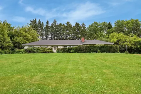 1832 Baldwin Rd, Inverness, IL 60067