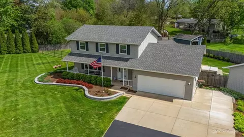 37 W150 Olwin Dr, Elgin, IL 60124