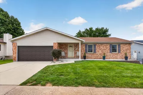 12120 Jeannette Mary Dr, Maryland Heights, MO 63043