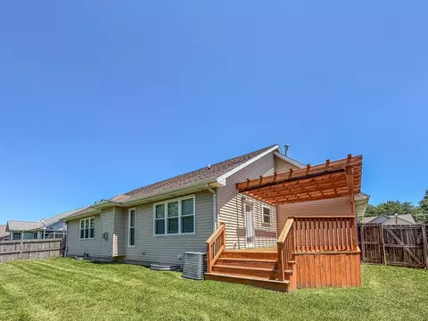 Exterior - 17 Lafayette Mdw, Mattoon, IL 61938 photo 6 of 10