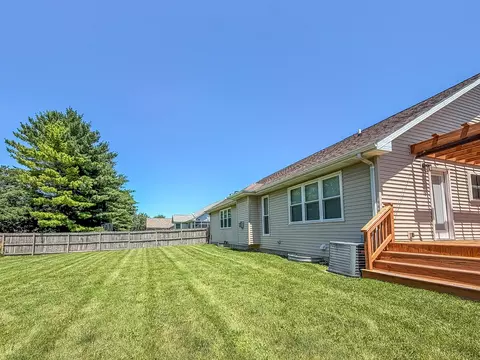 Exterior - 17 Lafayette Mdw, Mattoon, IL 61938 photo 7 of 10